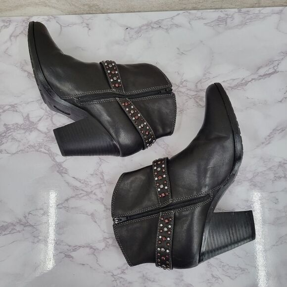 SOFFT Noreen Studded Black Leather Heeled Ankle Bootie 10M - Picture 6 of 14